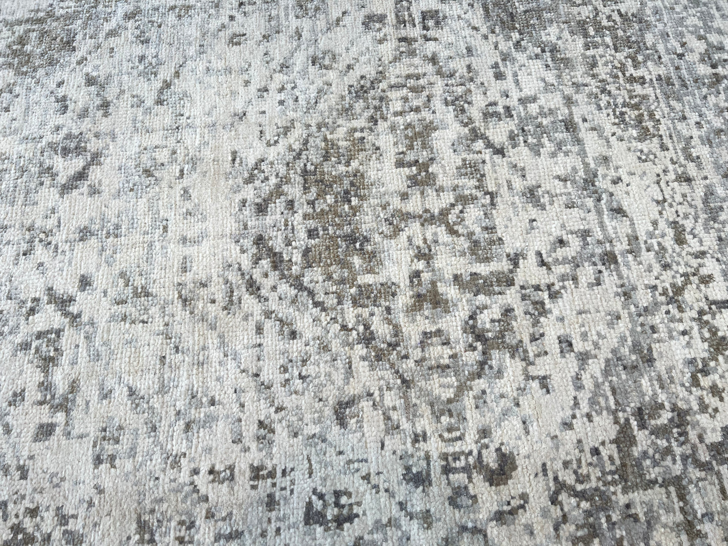 Vintage Look Tabriz 3'11" x 6'1" Area Rug
