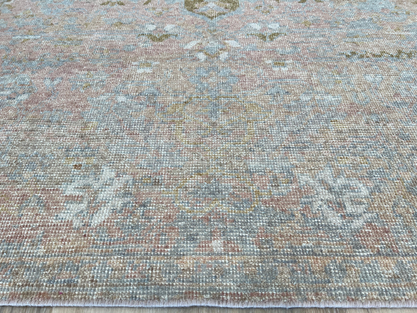 Vintage Look Oushak 4'x6' Area Rug