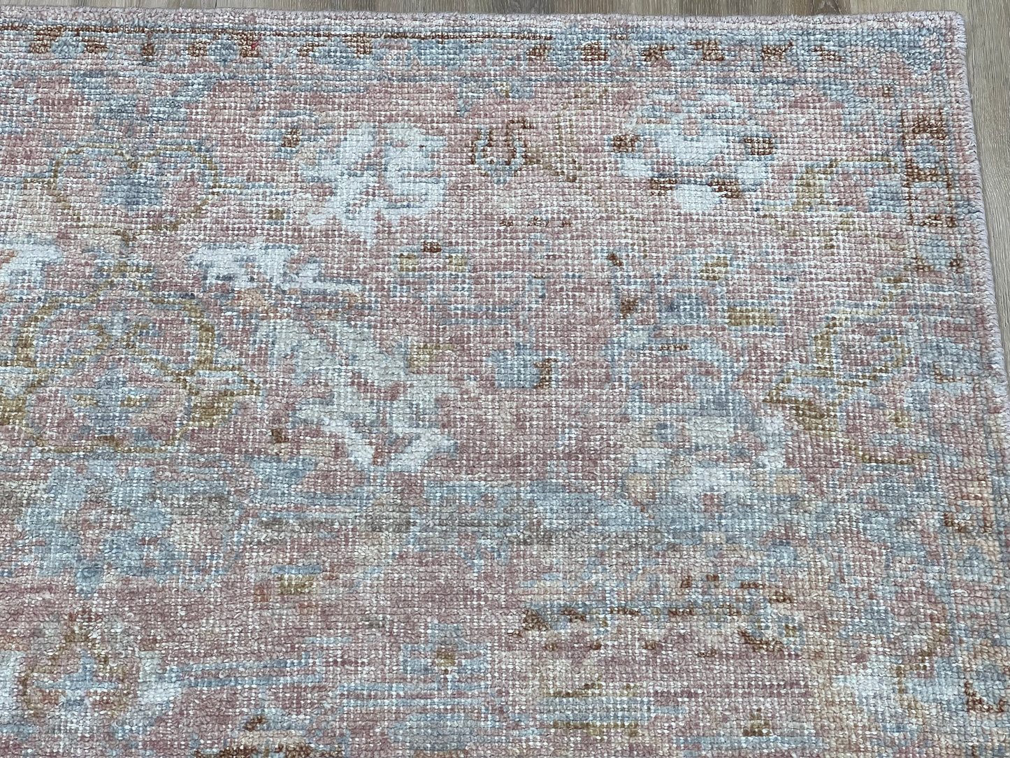 Vintage Look Oushak 4'x6' Area Rug