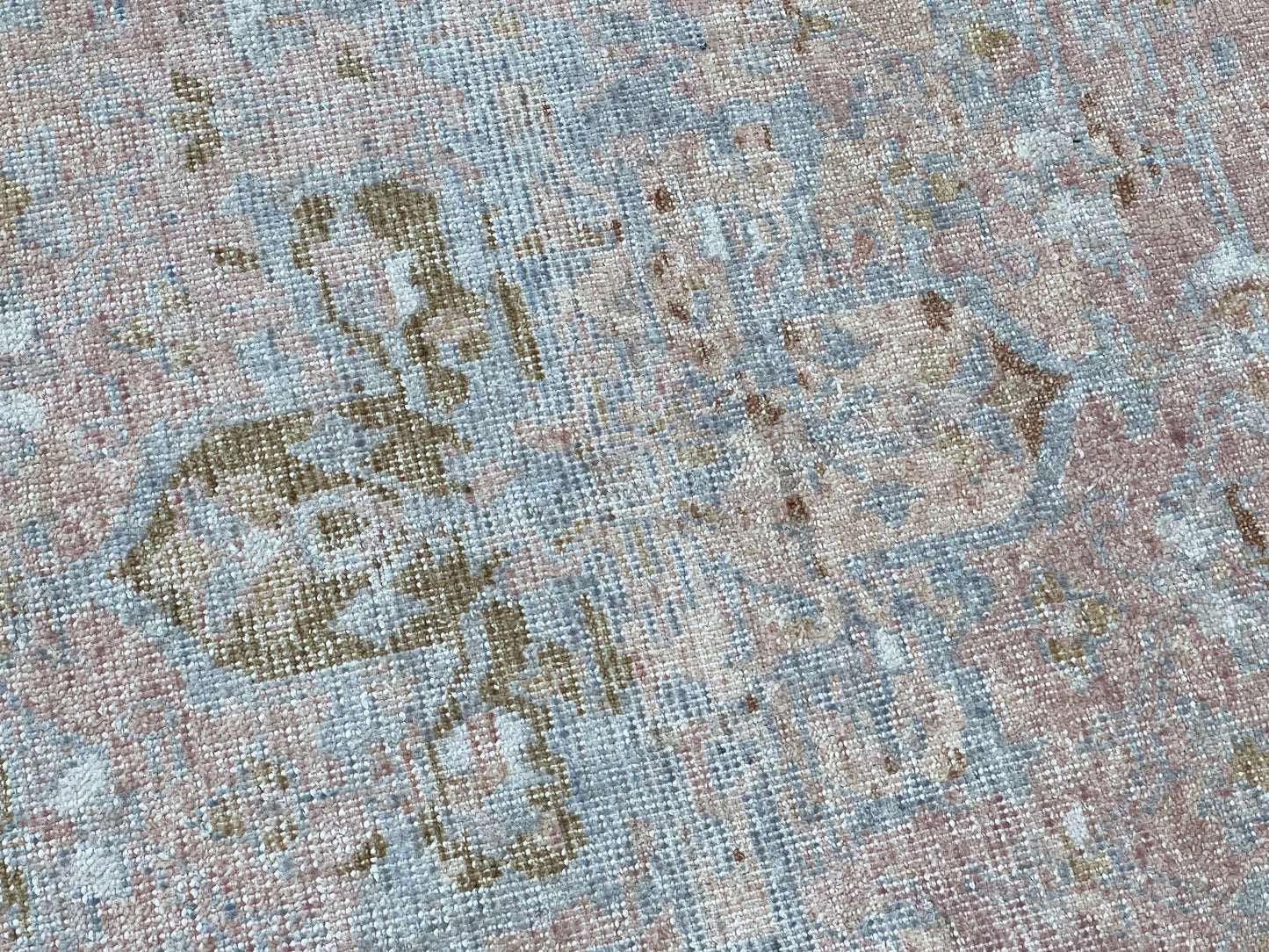 Vintage Look Oushak 4'x6' Area Rug