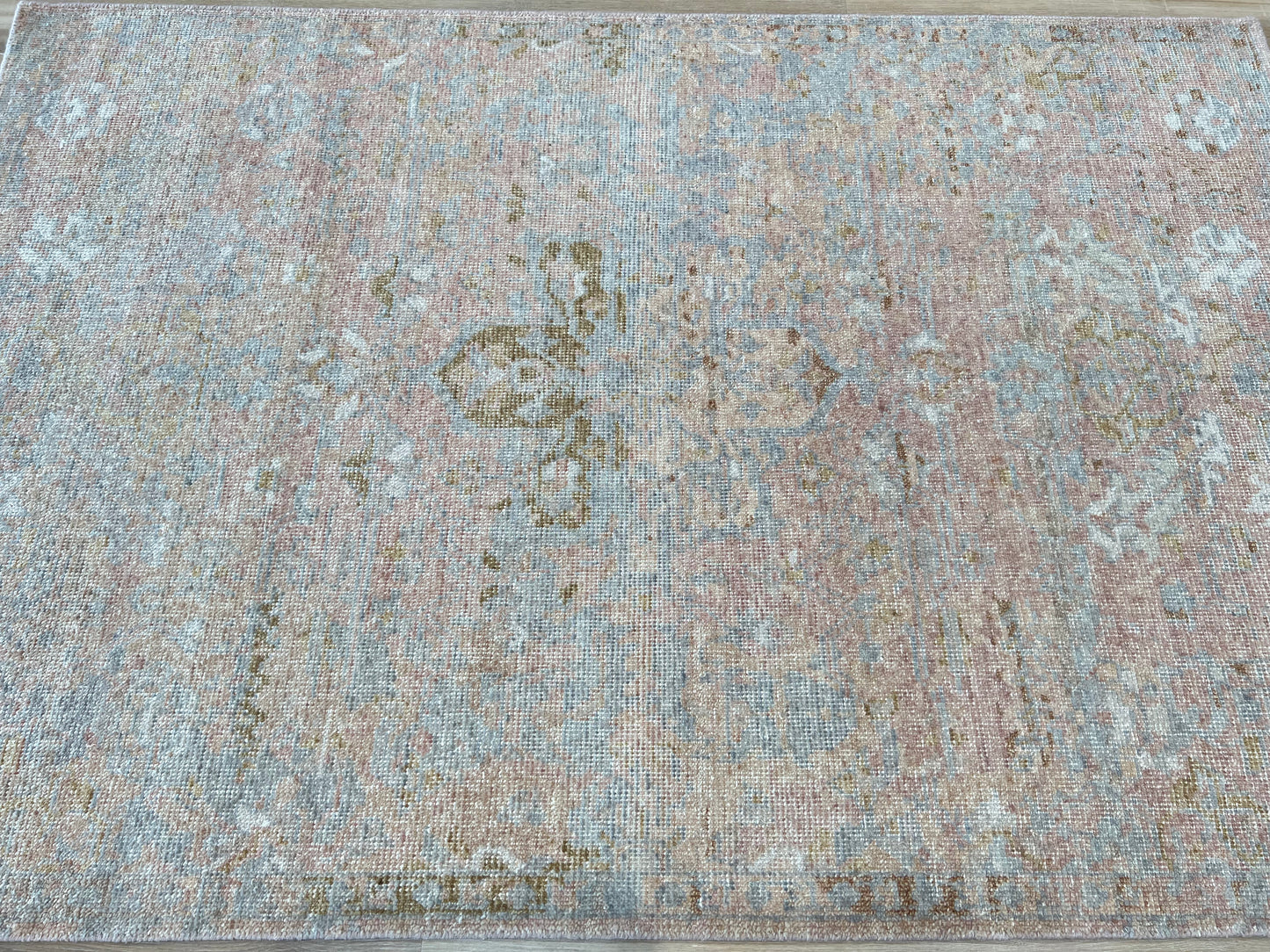 Vintage Look Oushak 4'x6' Area Rug
