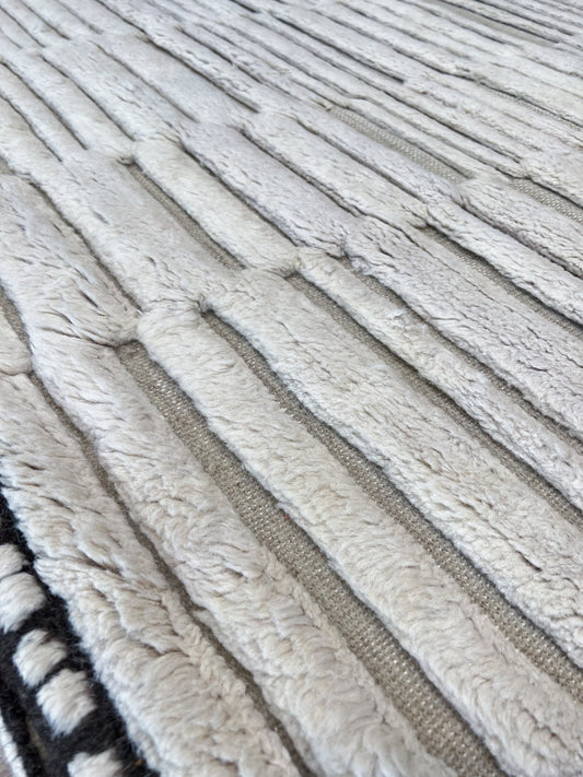 Moroccan Style 5'10"x9'1" Area Rug