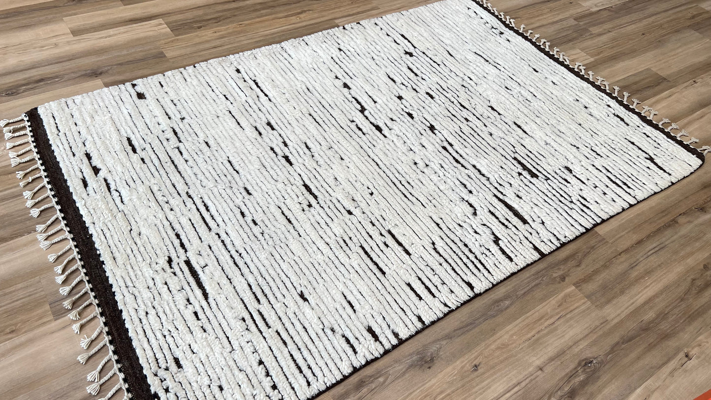 Moroccan Style 5'4"x8'2" Area Rug