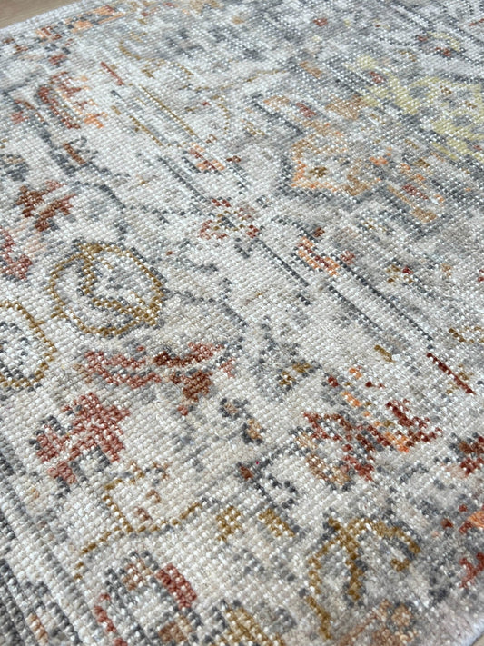 Vintage Look Oushak 2'x3' Area Rug