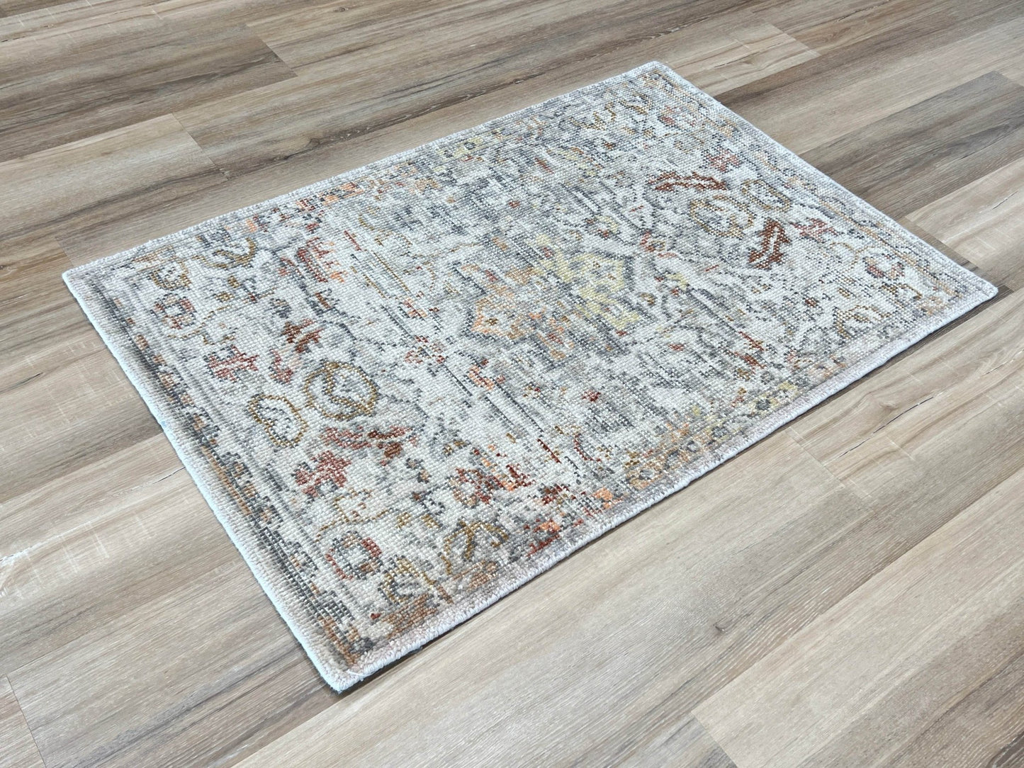 Vintage Look Oushak 2'x3' Area Rug