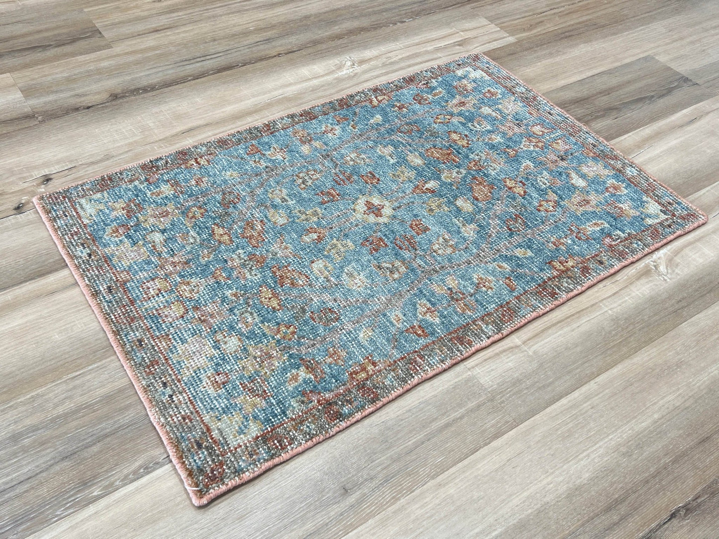 Vintage Look Oushak 2'x3' Area Rug