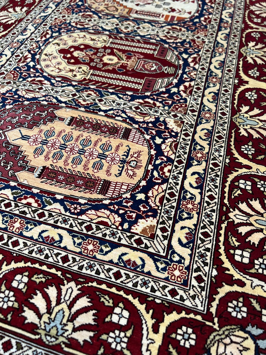 Traditional Hereke 2'1"x3'1" Area Rug