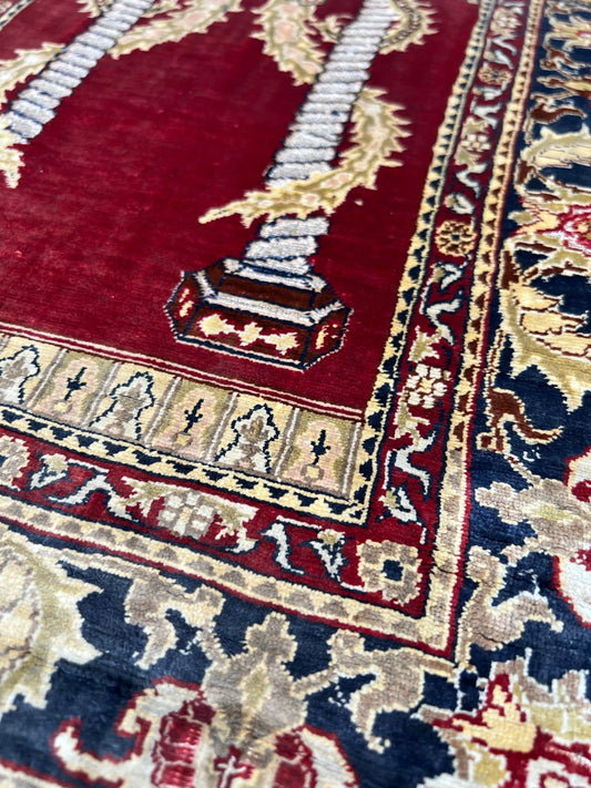 Traditional Hereke 1'7"x2'5" Area Rug