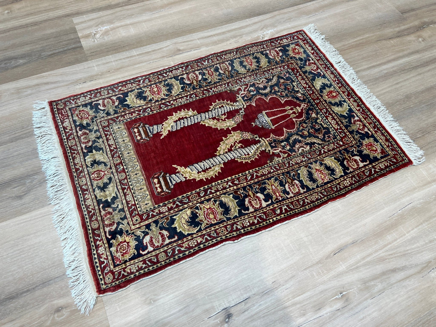 Traditional Hereke 1'7"x2'5" Area Rug