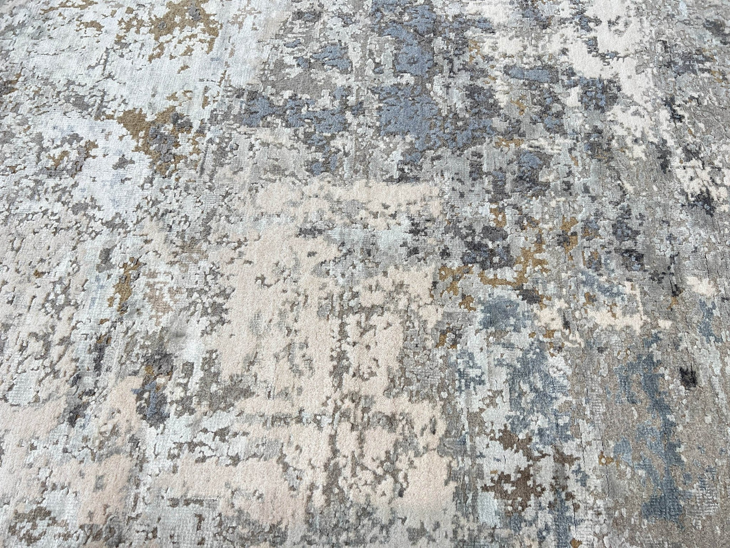Abstract Modern 4'0"x6'0" Area Rug