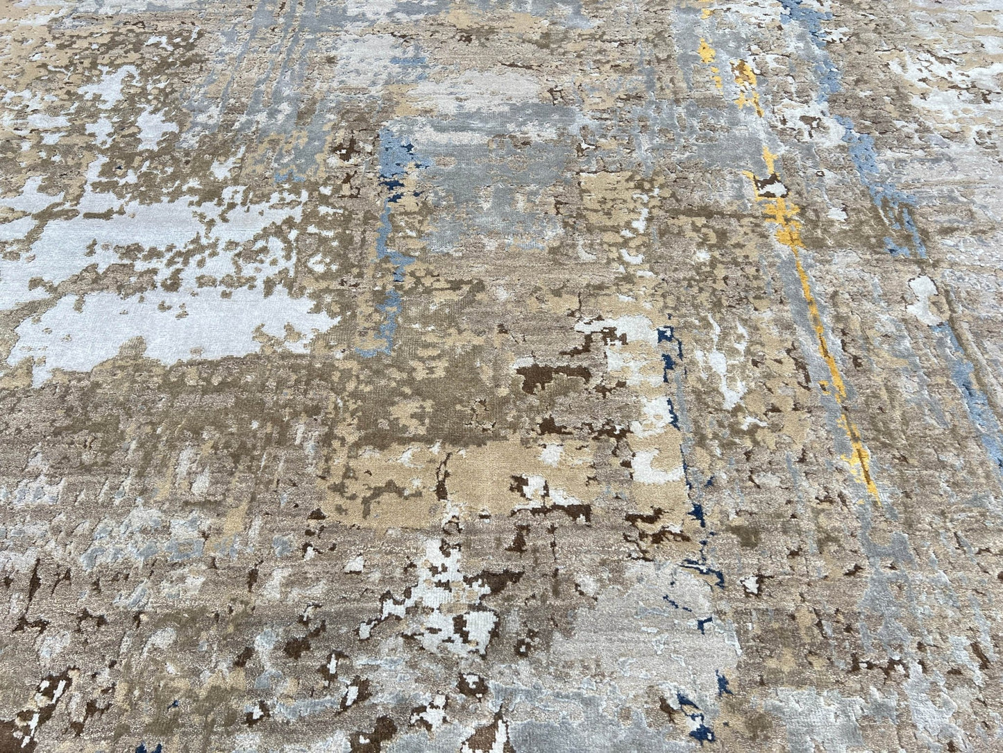 Abstract Modern 8'0"x10'2" Area Rug