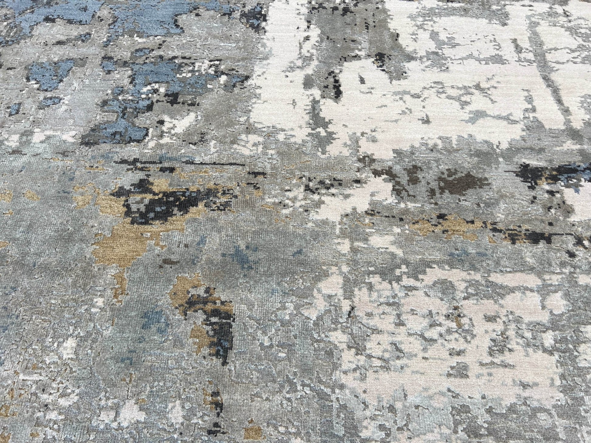 Abstract Modern 8'0"x10'2" Area Rug