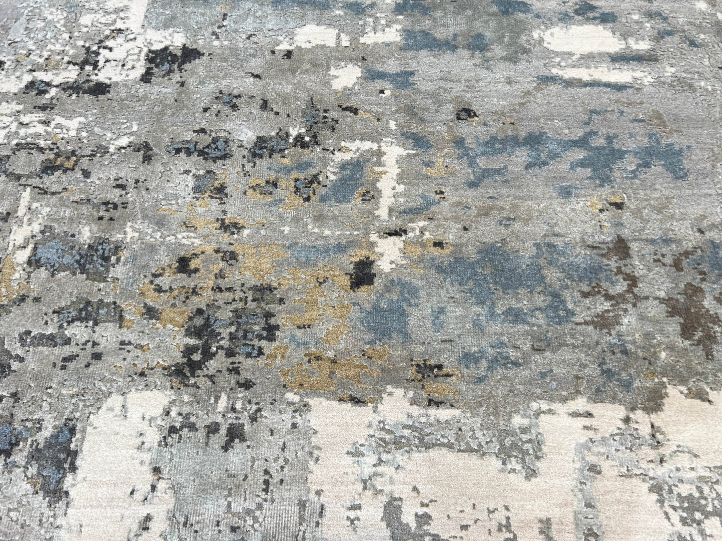 Abstract Modern 8'0"x10'2" Area Rug