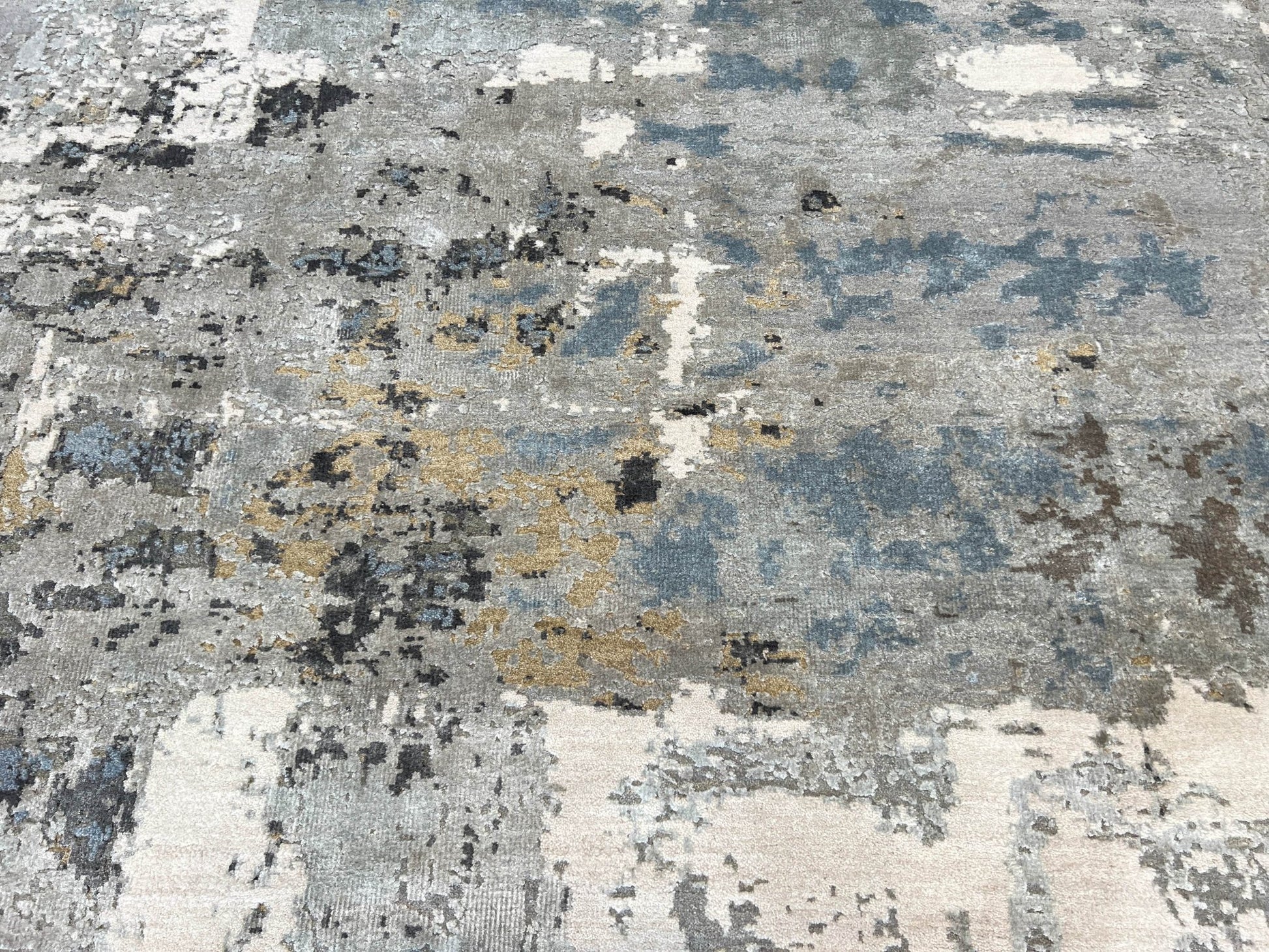 Abstract Modern 8'0"x10'2" Area Rug