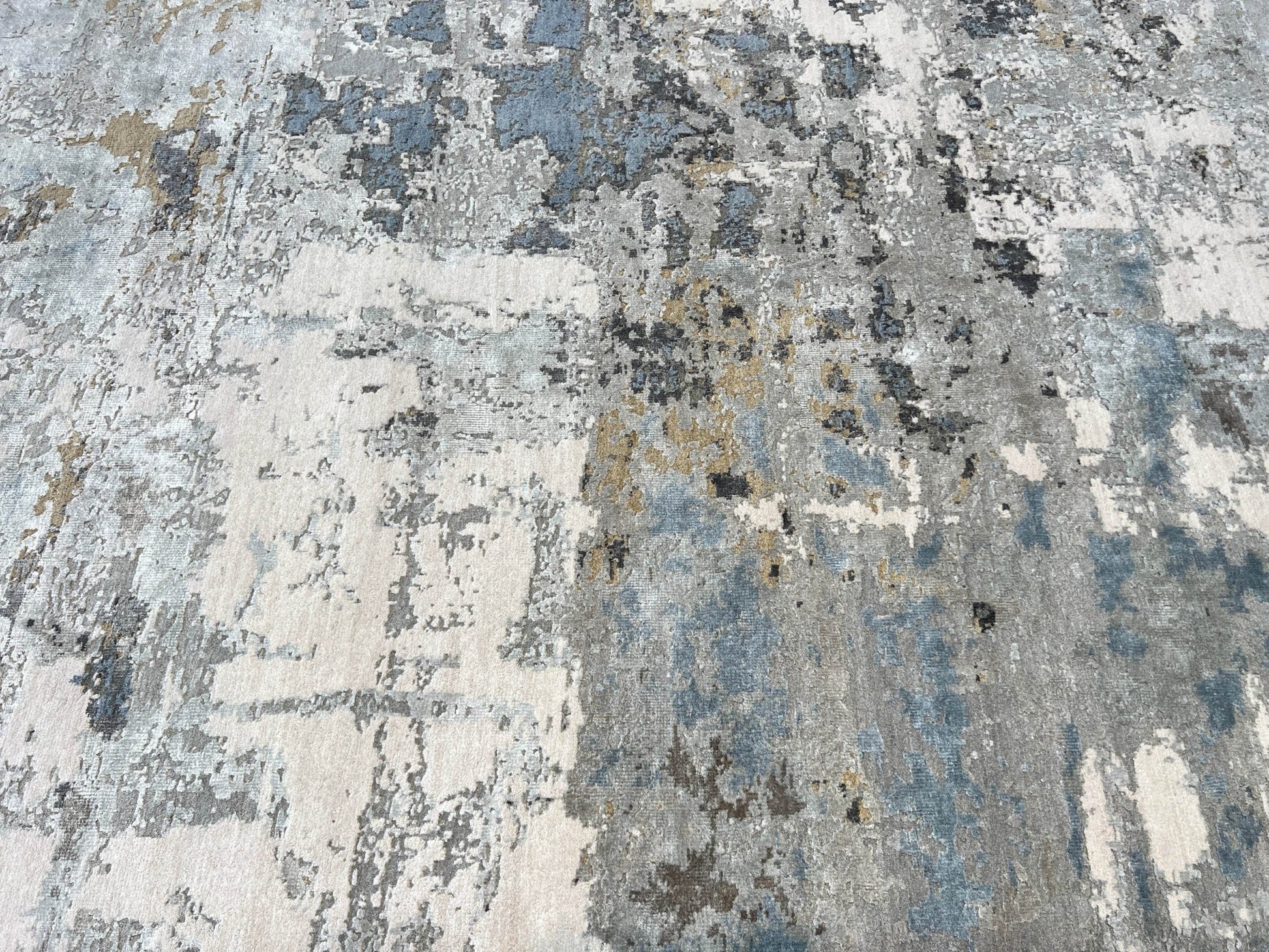 Abstract Modern 8'0"x10'2" Area Rug