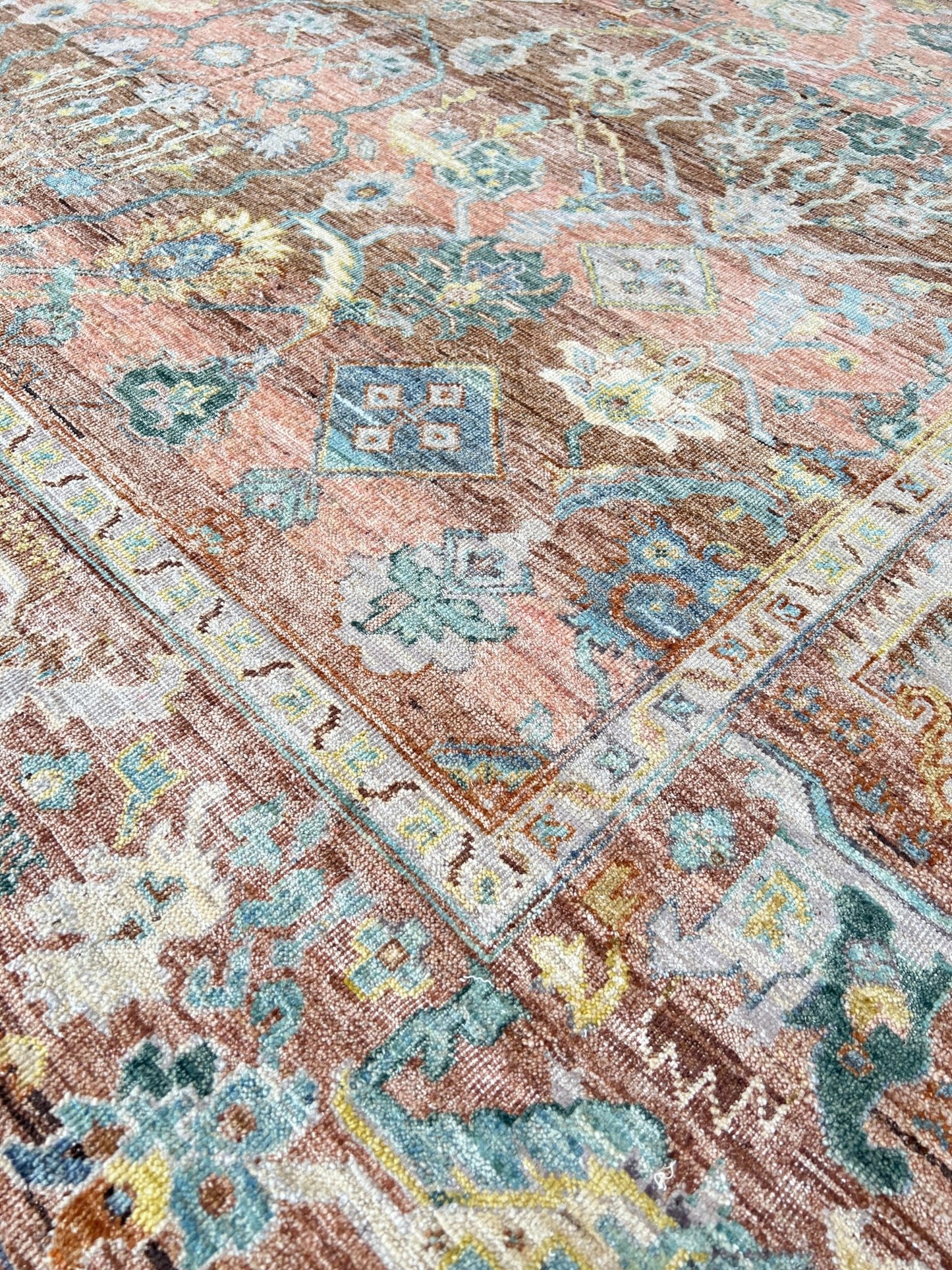 Vintage Look Agra 8'1"x10'0" Area Rug