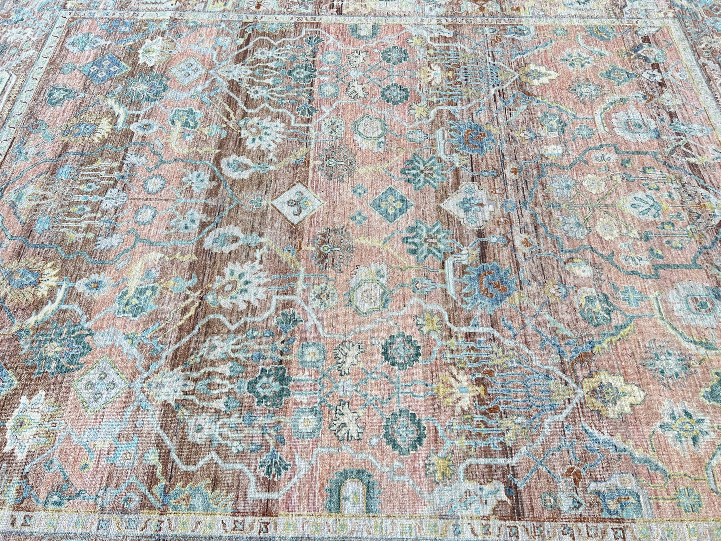 Vintage Look Agra 8'1"x10'0" Area Rug
