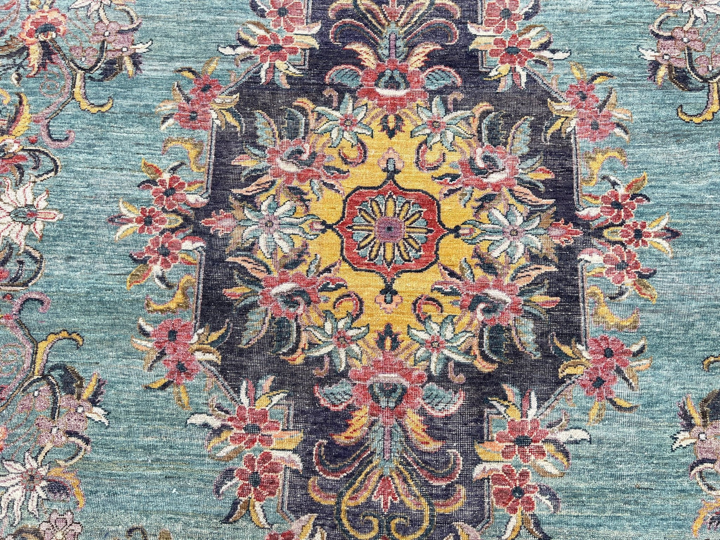 Vintage Look Lilihan 9'3"x12'0" Area Rug