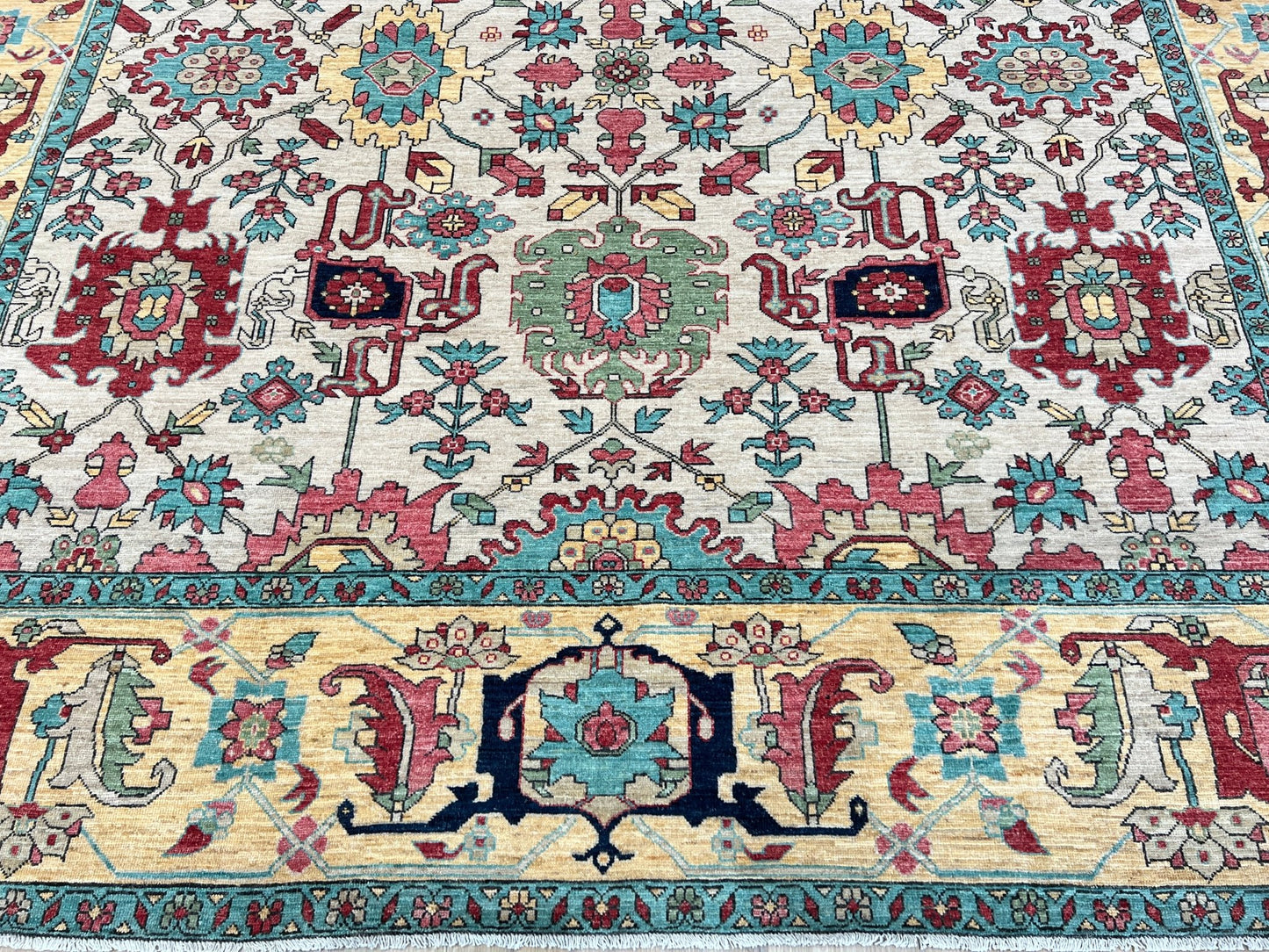 Transitional Heriz 10'1"x13'10" Area Rug