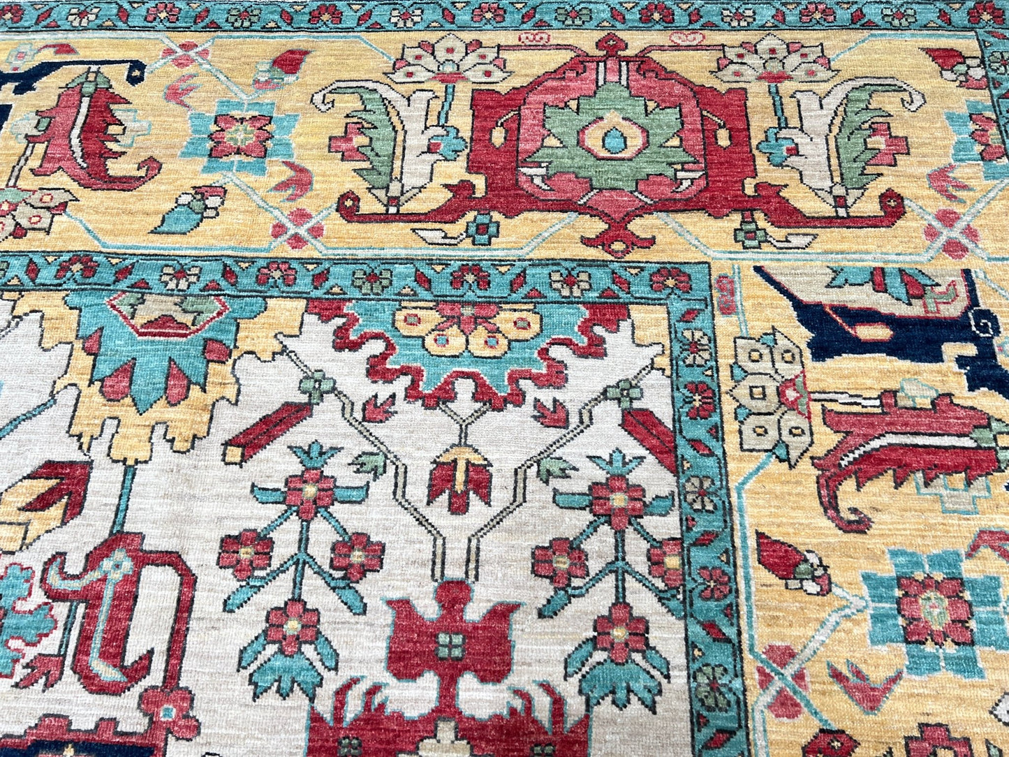 Transitional Heriz 10'1"x13'10" Area Rug