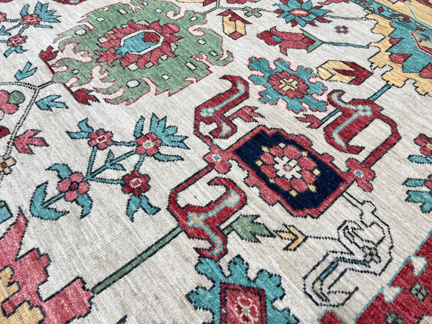 Transitional Heriz 10'1"x13'10" Area Rug