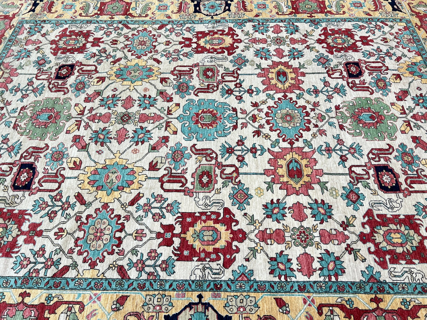 Transitional Heriz 10'1"x13'10" Area Rug