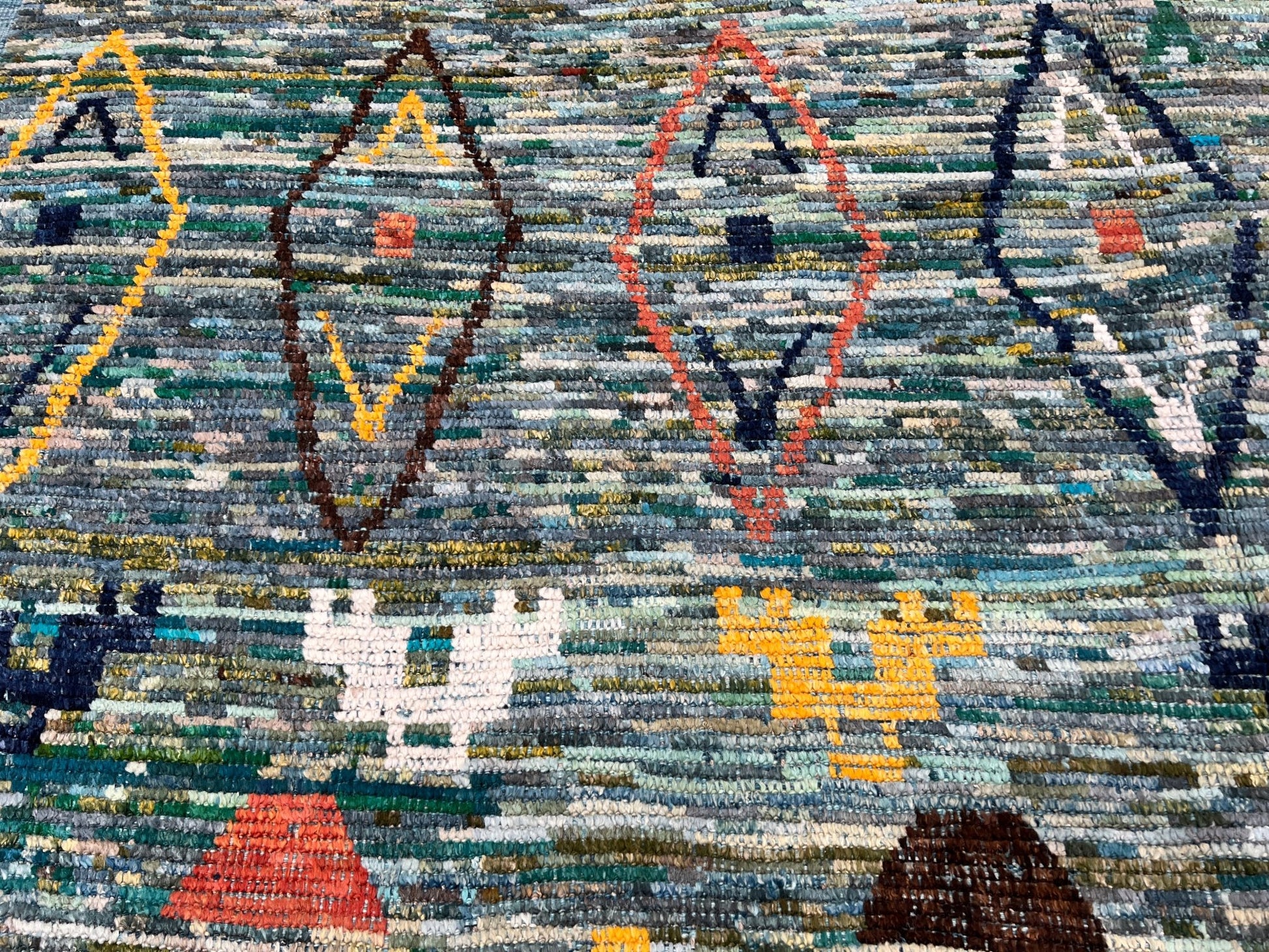 Moroccan Style 10'4"x13'6" Area Rug