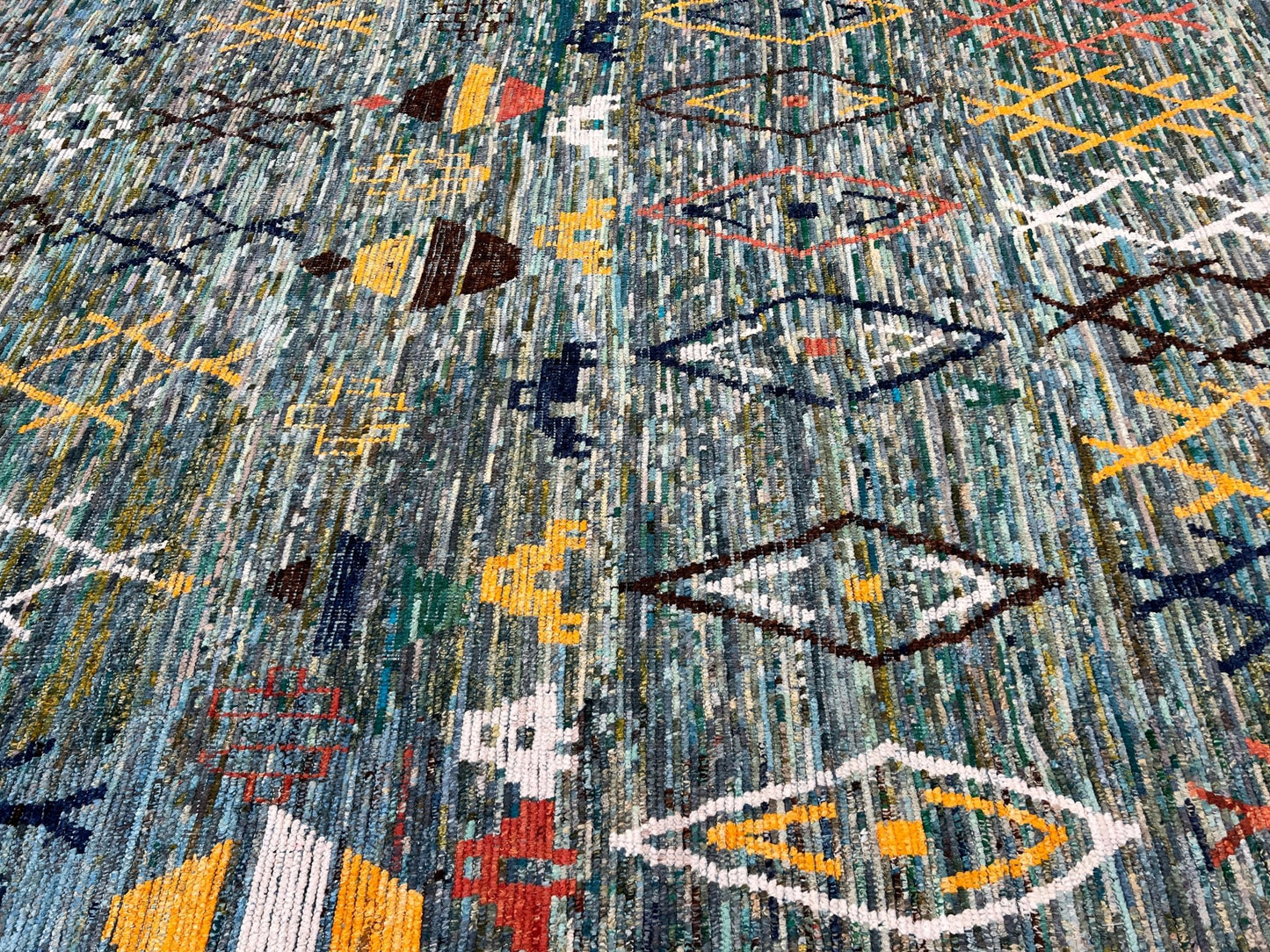 Moroccan Style 10'4"x13'6" Area Rug