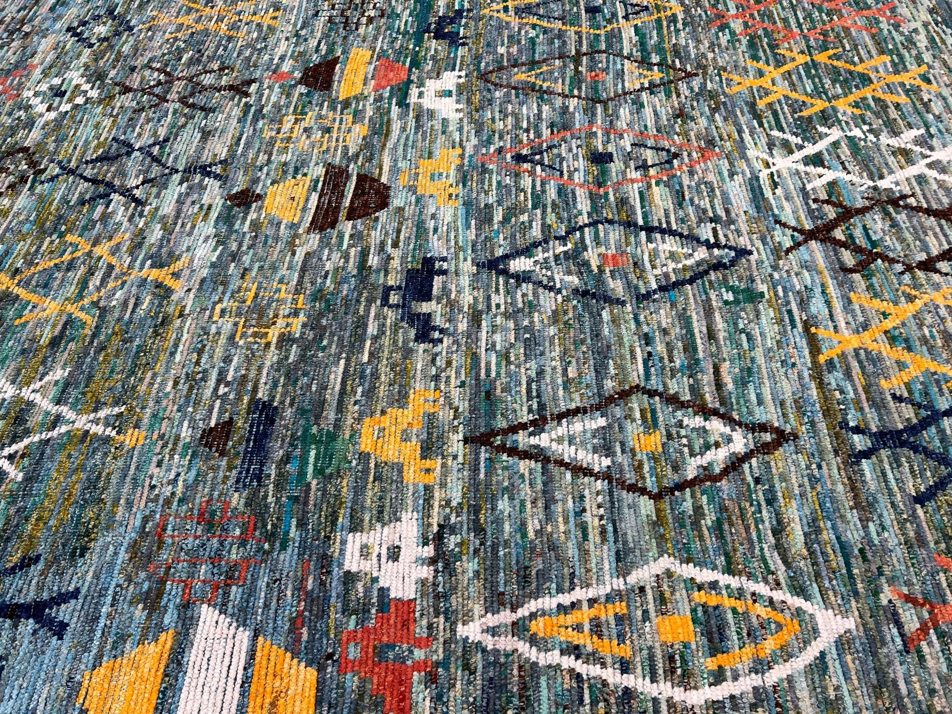 Moroccan Style 10'4"x13'6" Area Rug