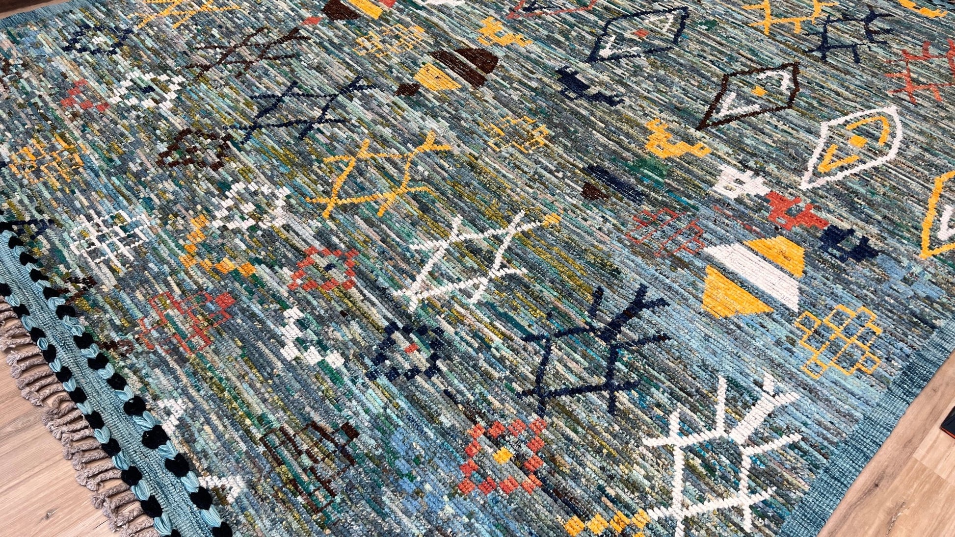 Moroccan Style 10'4"x13'6" Area Rug