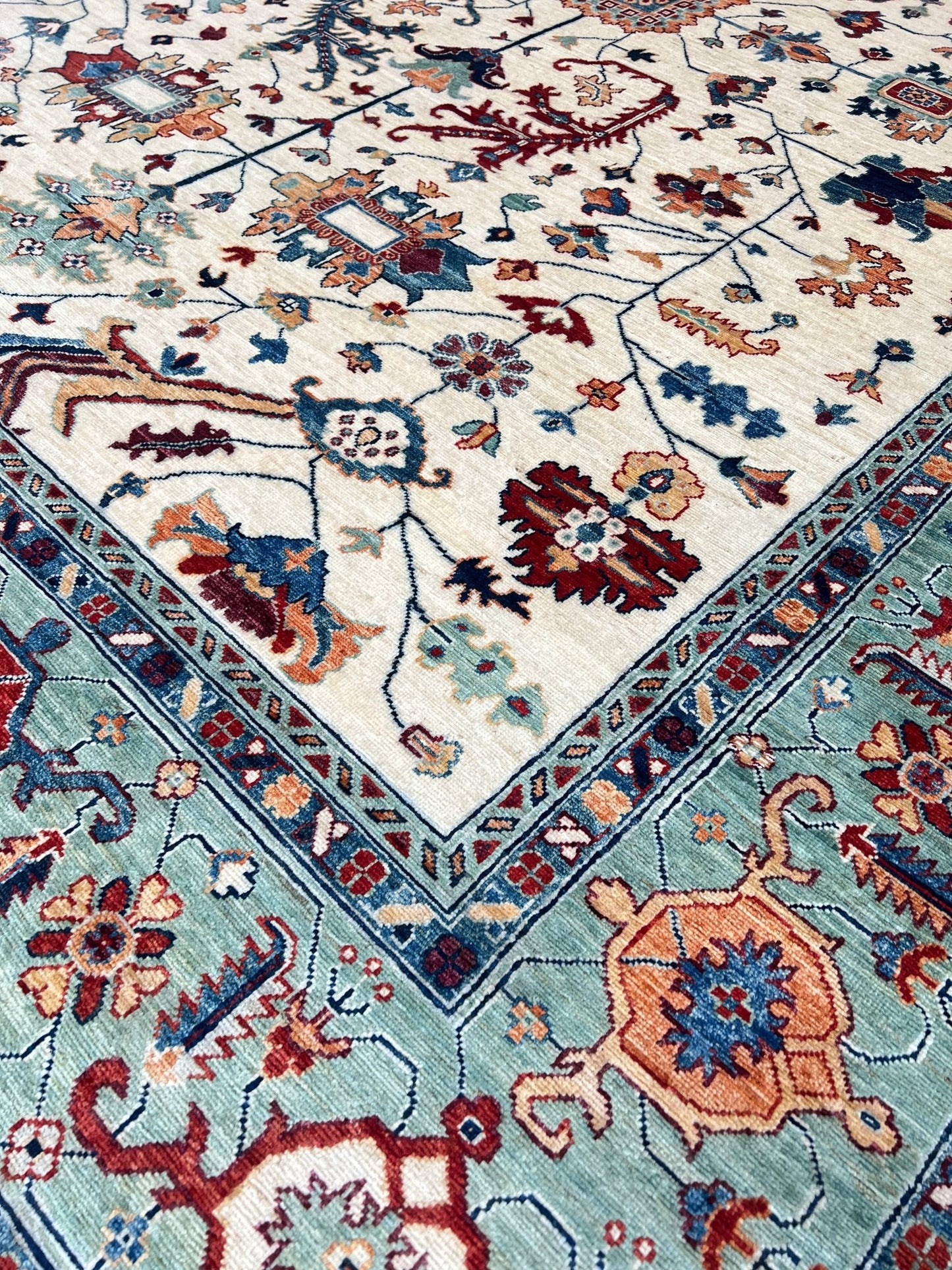 Transitional Serapi 8'10"x11'10" Area Rug