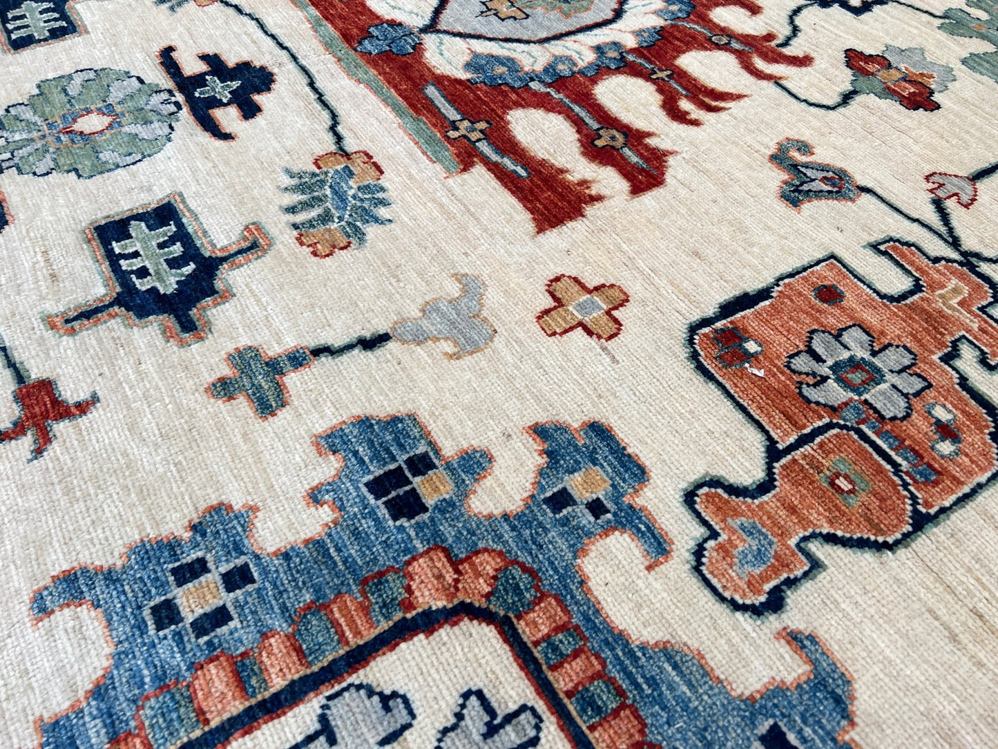 Transitional Heriz 9'11"x13'10" Area Rug