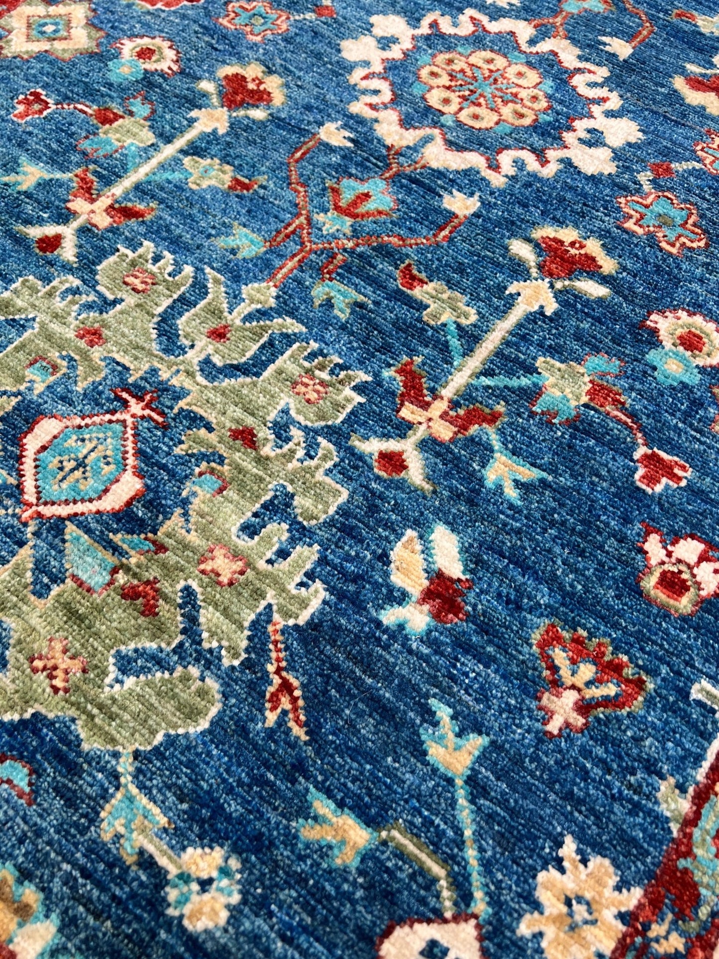 Transitional Heriz 3'4"x4'10" Area Rug
