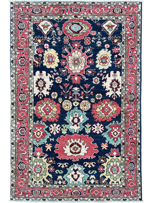 Transitional Heriz 4'1"x6'0" Area Rug