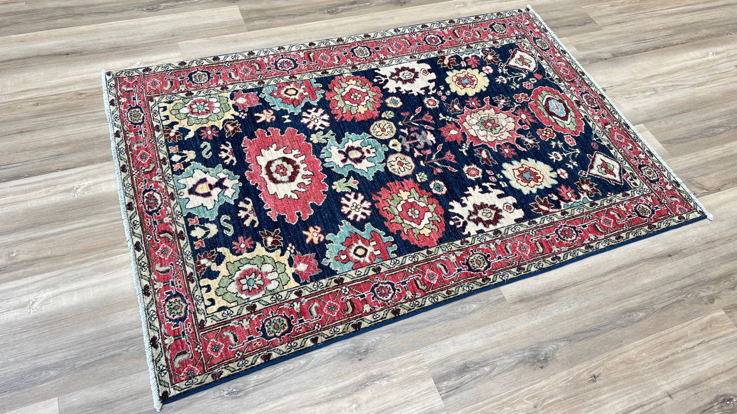 Transitional Heriz 4'1"x6'0" Area Rug