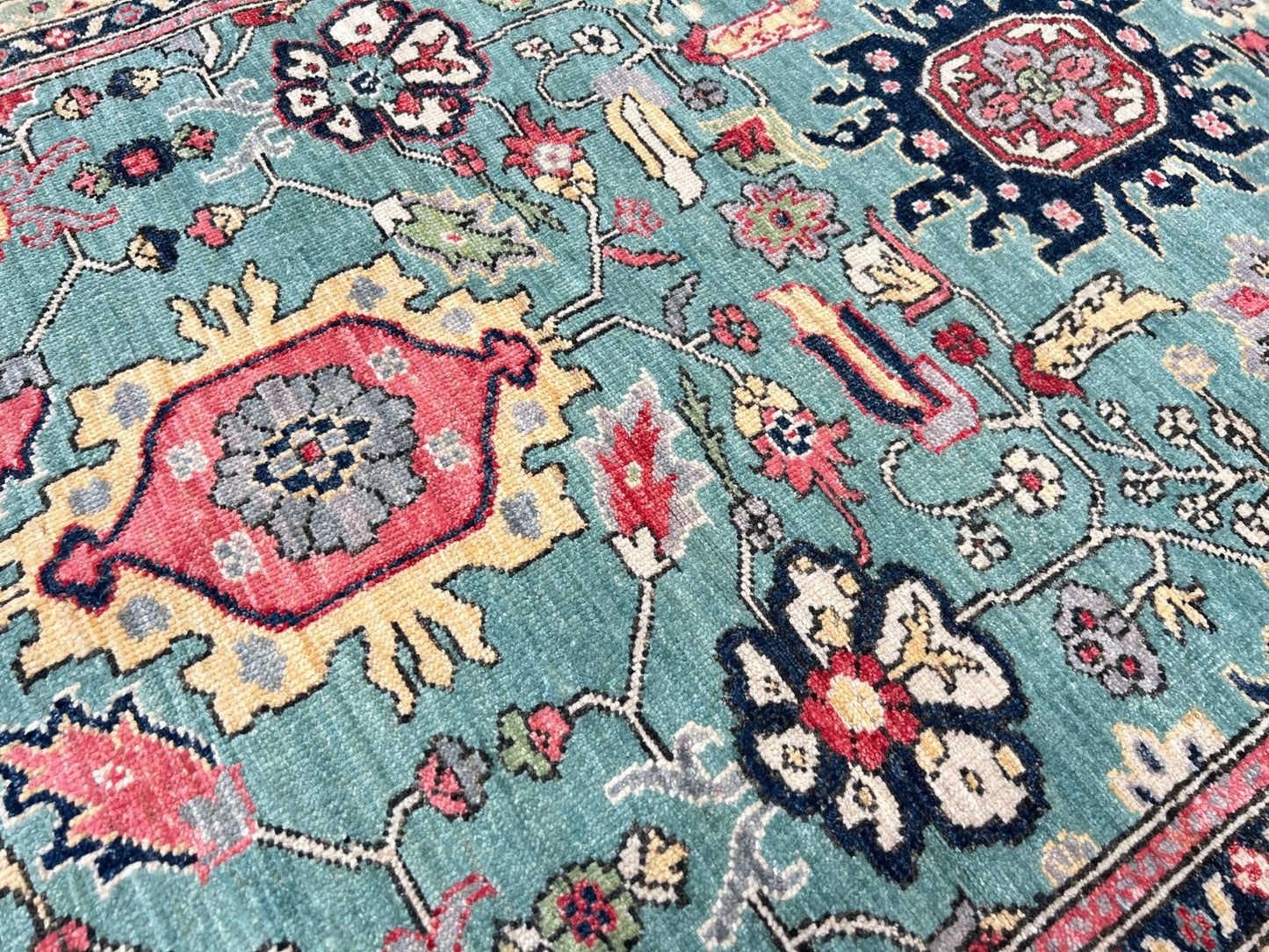 Transitional Heriz 3'2"x5'2" Area Rug