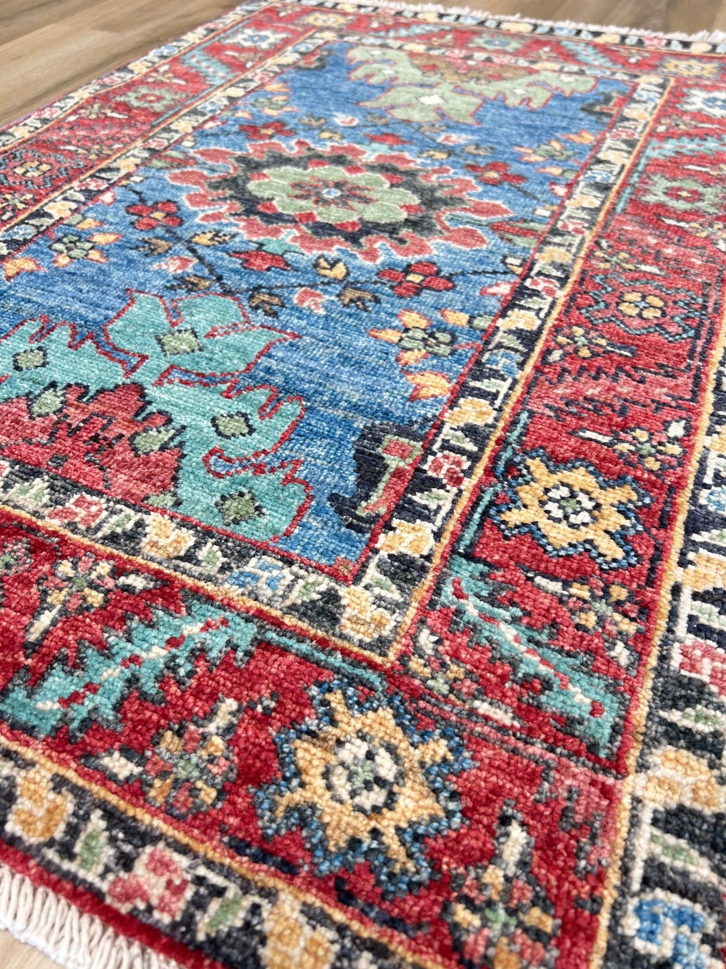Transitional Heriz 2'2"x3'2" Area Rug