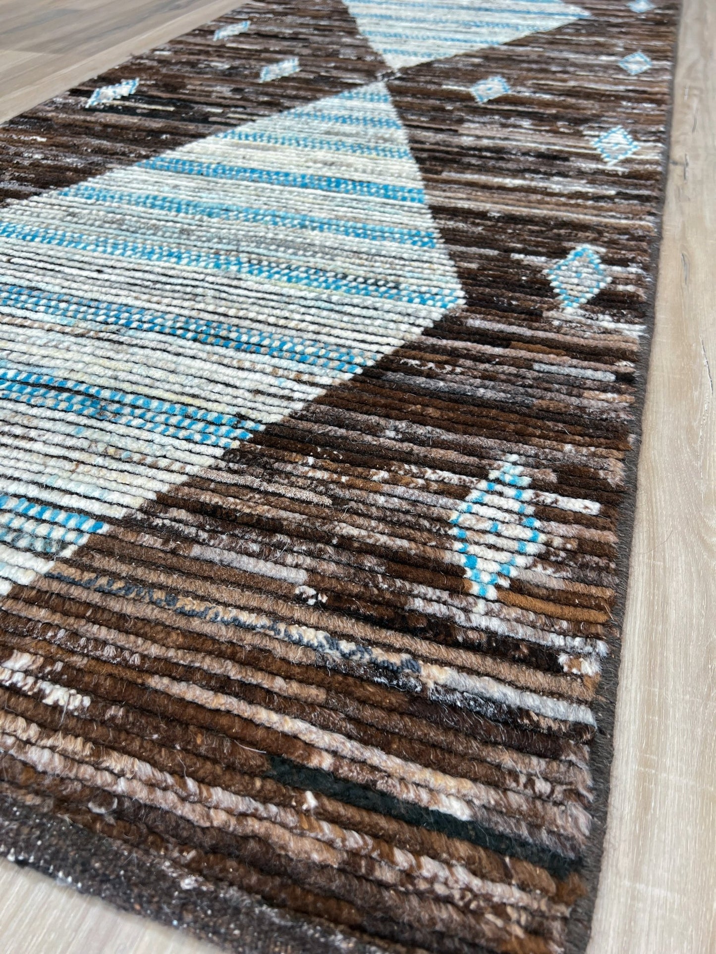 Moroccan Style Runner 2'9"x9'5" Area Rug