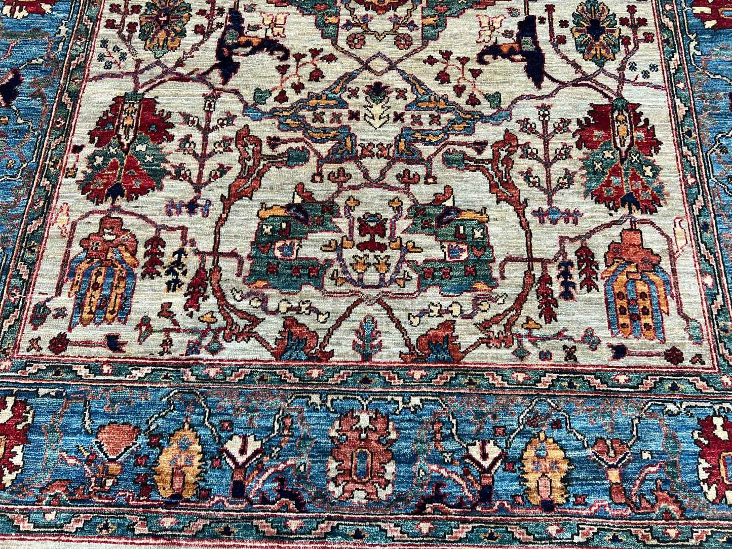 Transitional Bijar 5'9"x9'1" Area Rug