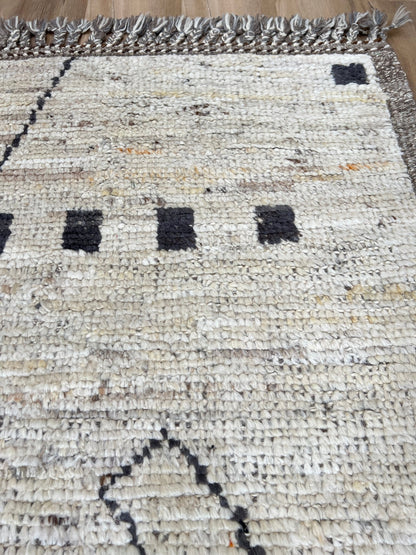 Moroccan Style 4'11"x6'8" Area Rug