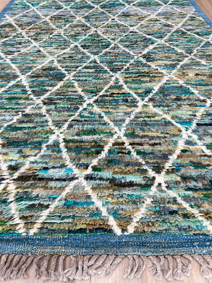 Moroccan Style 5'2"x6'10" Area Rug