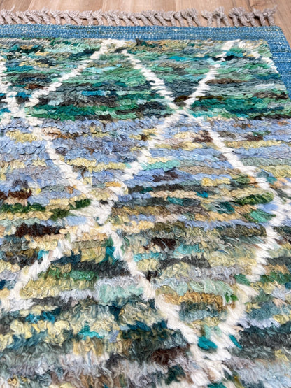 Moroccan Style 5'2"x6'10" Area Rug