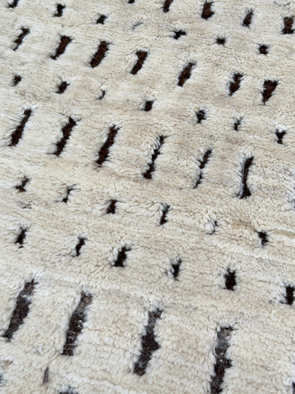 Moroccan Style 5'0"x6'10" Area Rug