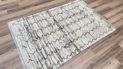 Moroccan Style 4'4"x6'10" Area Rug