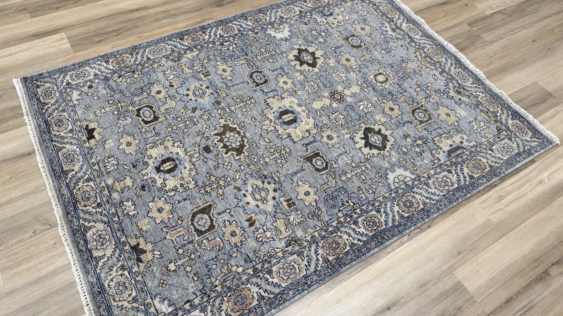 Vintage Look Karajeh 5'1"x7'0" Area Rug