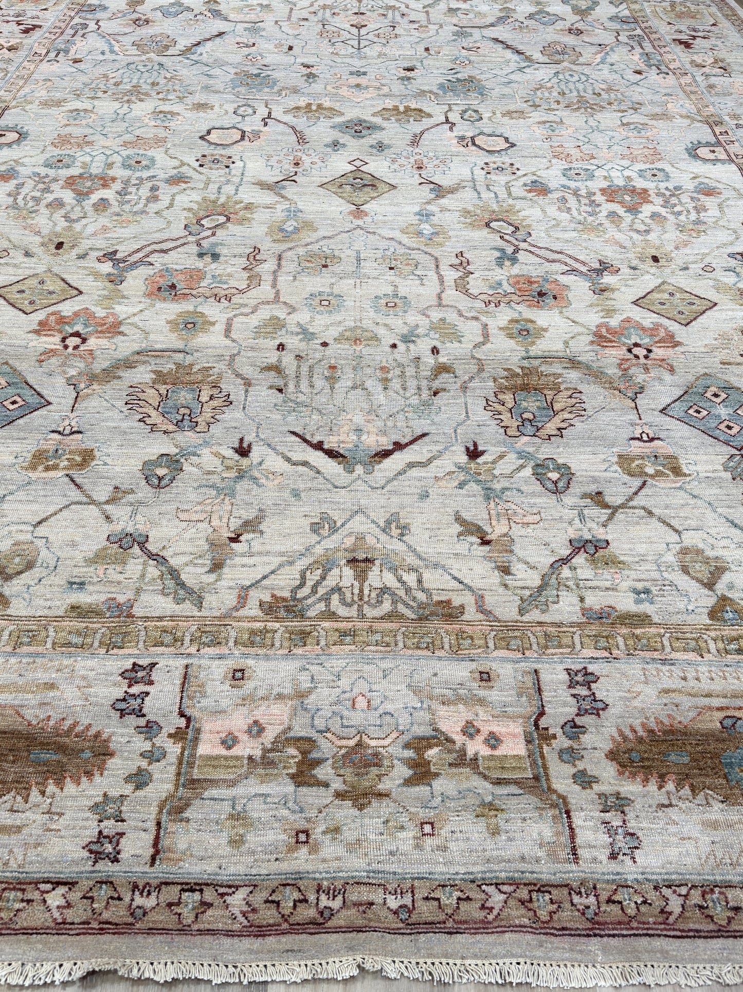 Vintage Look Agra 10'1"x14'2" Area Rug