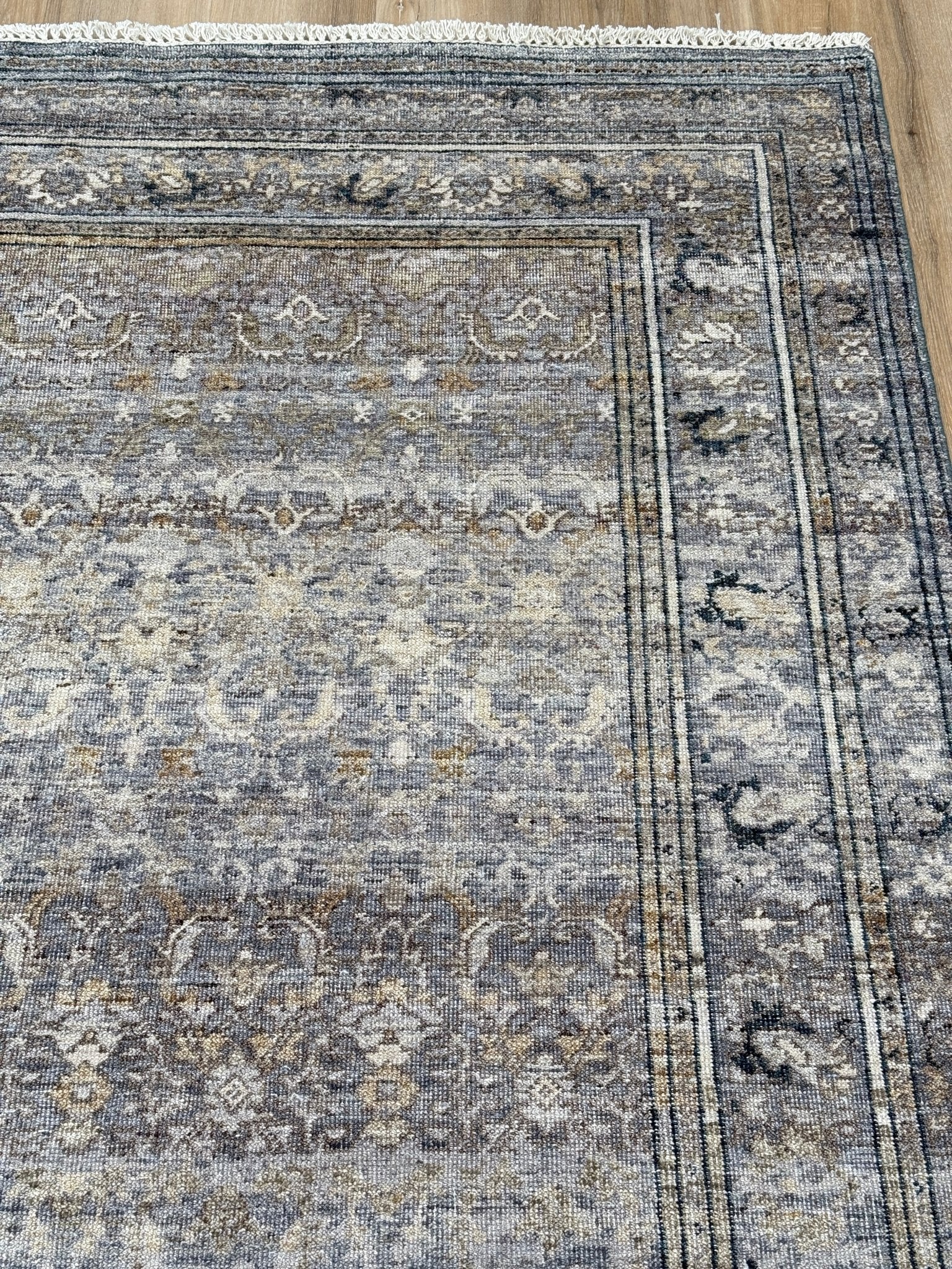 Vintage Look Khotan 6'0"x9'1" Area Rug