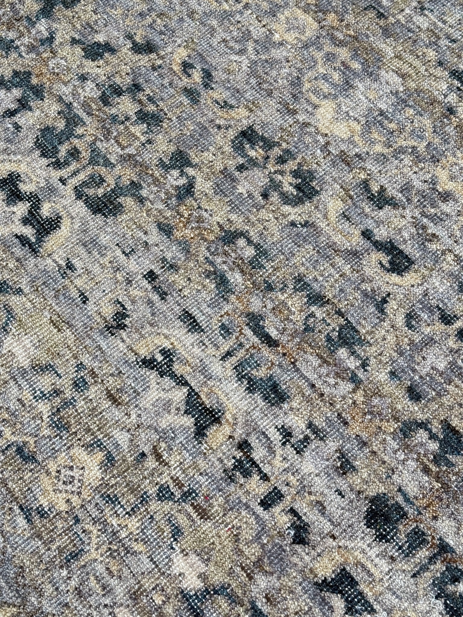 Vintage Look Khotan 6'0"x9'1" Area Rug