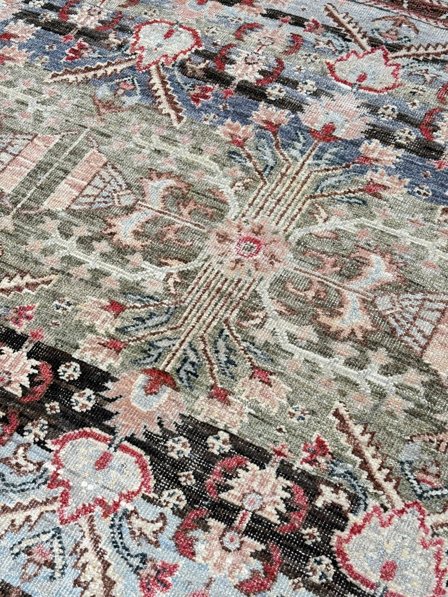 Vintage Look Malayer 9'2"x12'0" Area Rug