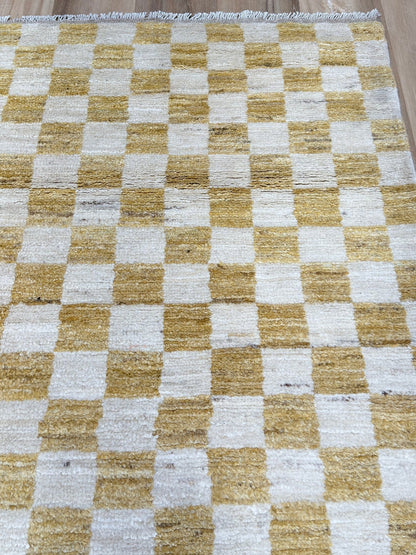 Moroccan Style 4'7"x6'8" Area Rug
